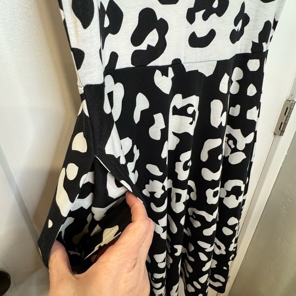 LuLaRoe Nikki Dress Size M leopard/anima print - Picture 3 of 8